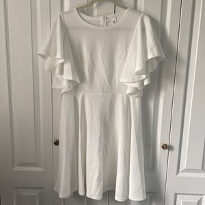 New White lace dress with short flutter sleeves, size XXL
